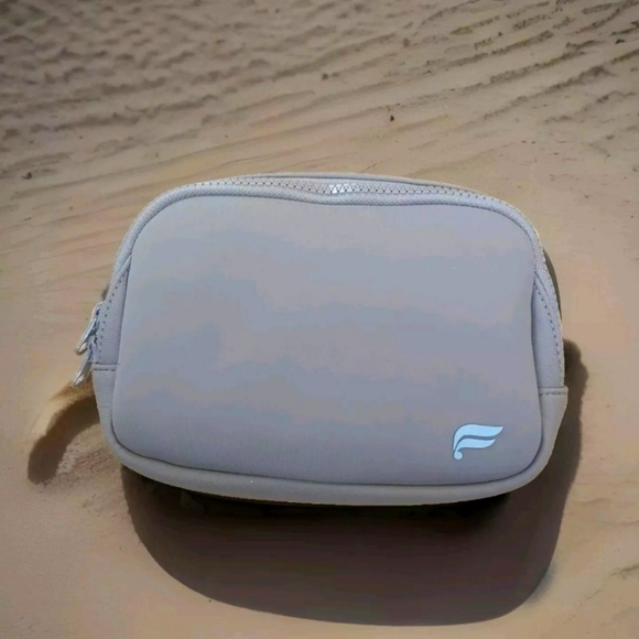 Fabletics Belt Bag Neoprene Fanny Pack Desert Shadow School Work Travel New - Picture 2 of 7